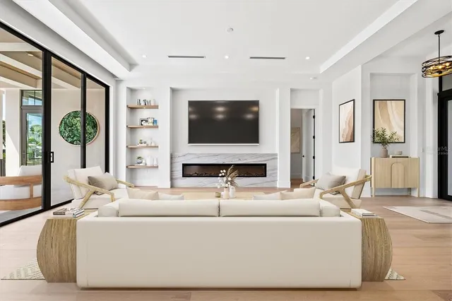 $5,650,000 | 524 Halyard Lane, Longboat Key, FL 34228