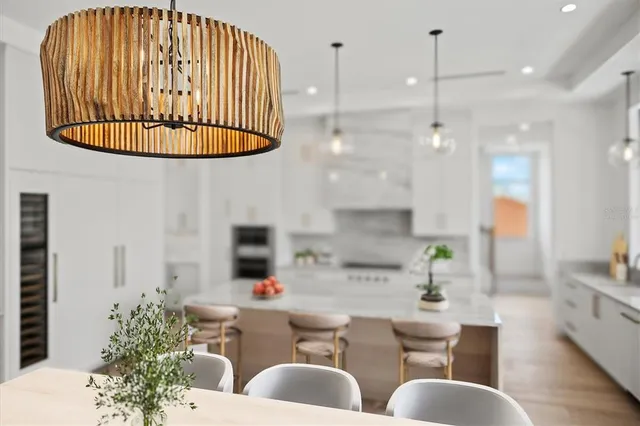 $5,650,000 | 524 Halyard Lane, Longboat Key, FL 34228