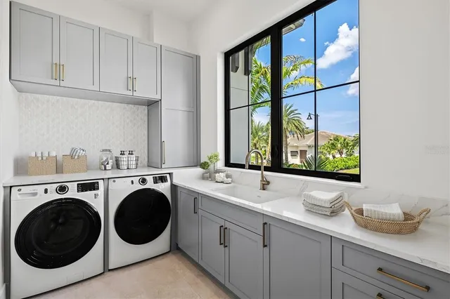 $5,650,000 | 524 Halyard Lane, Longboat Key, FL 34228