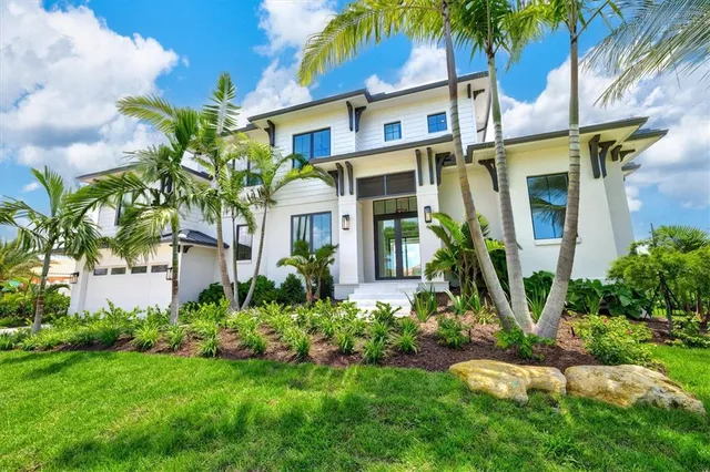 $5,650,000 | 524 Halyard Lane, Longboat Key, FL 34228