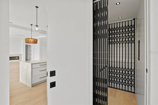 $5,650,000 | 524 Halyard Lane, Longboat Key, FL 34228