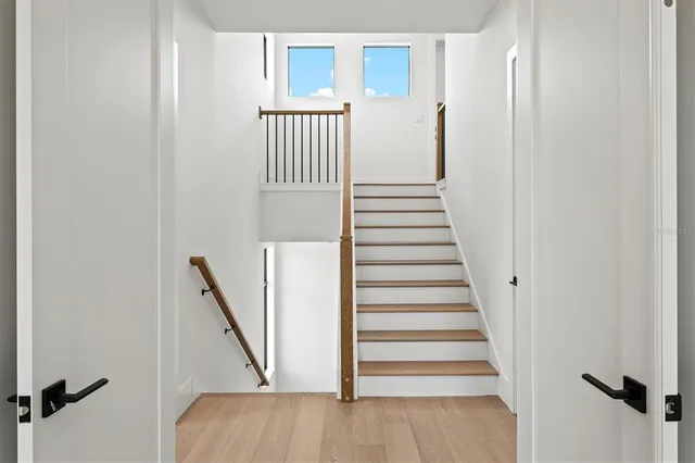 $5,650,000 | 524 Halyard Lane, Longboat Key, FL 34228