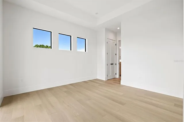 $5,650,000 | 524 Halyard Lane, Longboat Key, FL 34228