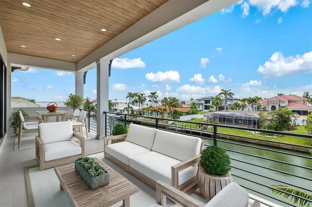 $5,650,000 | 524 Halyard Lane, Longboat Key, FL 34228