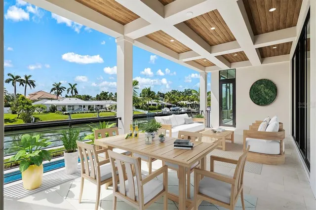 $5,650,000 | 524 Halyard Lane, Longboat Key, FL 34228
