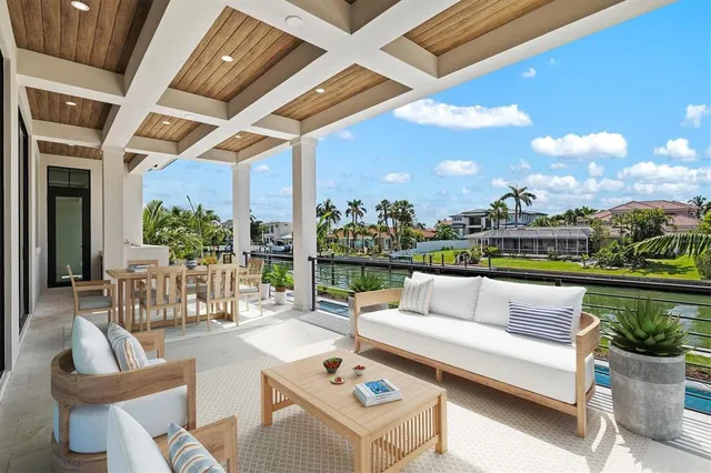 $5,650,000 | 524 Halyard Lane, Longboat Key, FL 34228