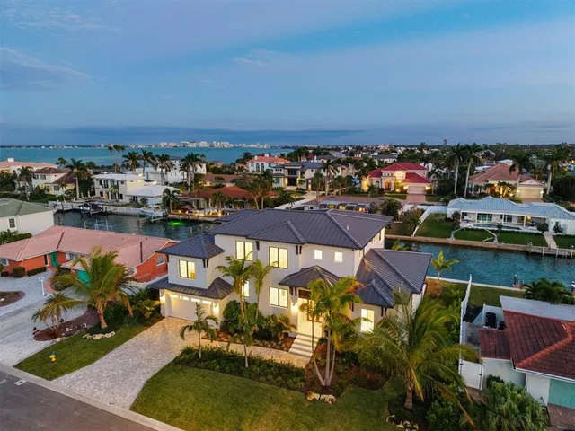 $5,650,000 | 524 Halyard Lane, Longboat Key, FL 34228