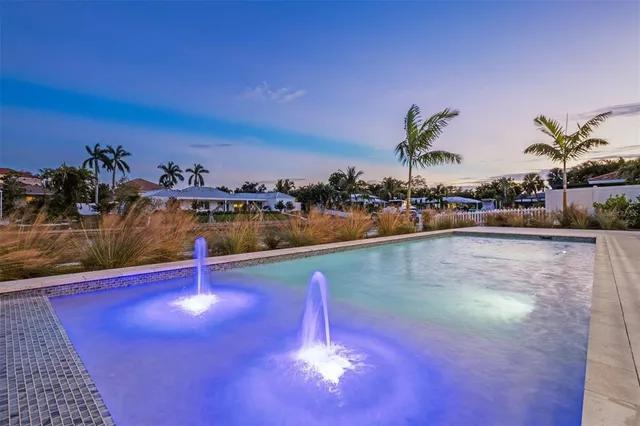 $5,650,000 | 524 Halyard Lane, Longboat Key, FL 34228