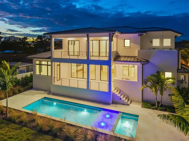 $5,650,000 | 524 Halyard Lane, Longboat Key, FL 34228