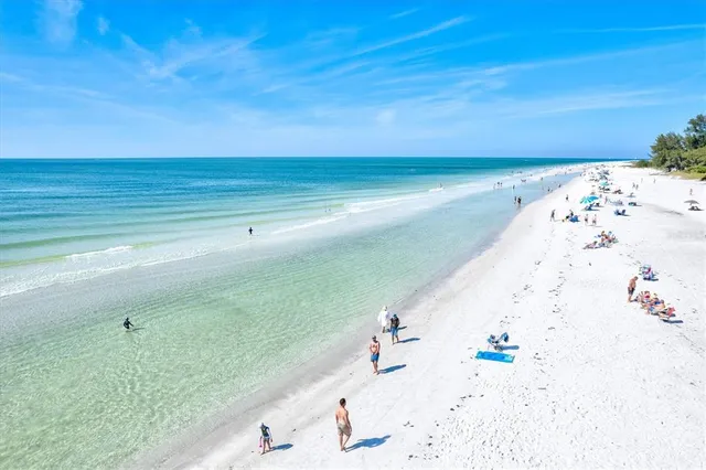 $5,650,000 | 524 Halyard Lane, Longboat Key, FL 34228