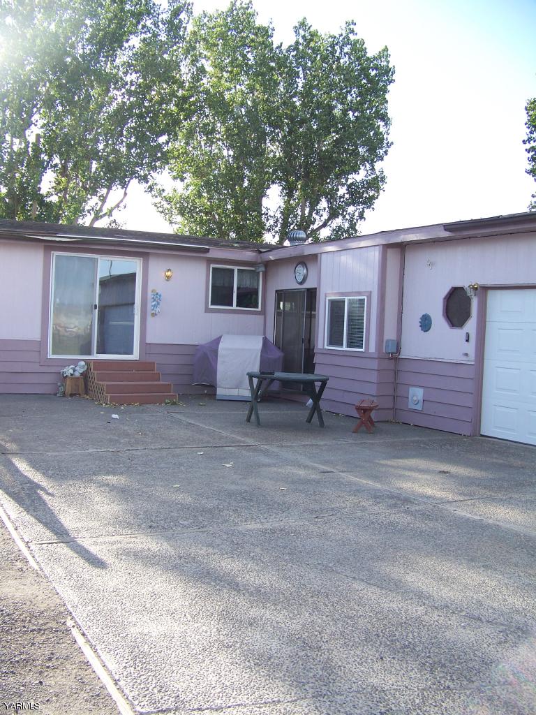 2607 Beaudry Road Yakima, WA 98901 - Photo 25 of 28 a house view with a outdoor space