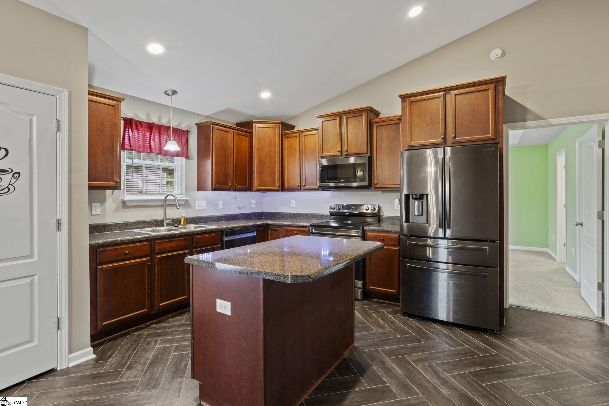 271 Walcott Drive Lyman, SC 29365 - Photo 3 of 24