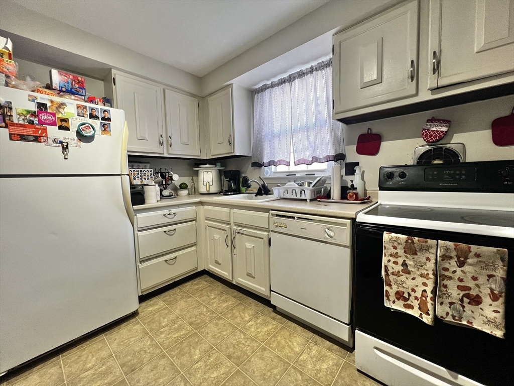 540 Granby Road, Unit 77C South Hadley, MA 01075 - Photo 4 of 11