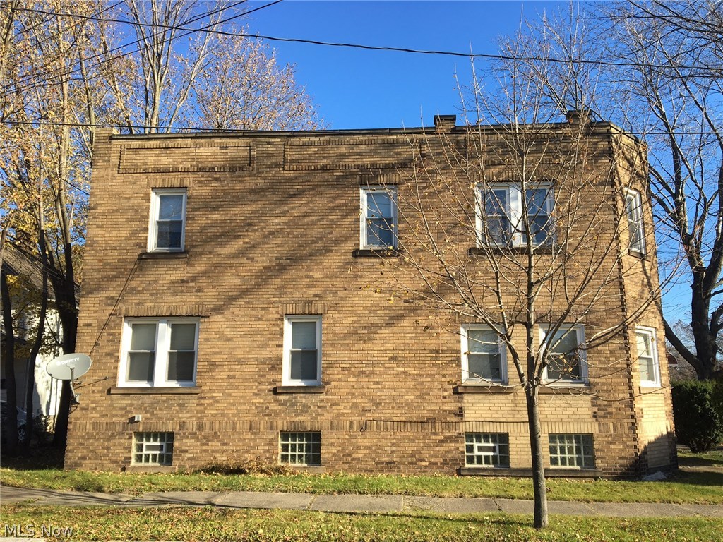10742 Adeline Road Cleveland, OH 44111 - Photo 4 of 14 Gallery Image 4