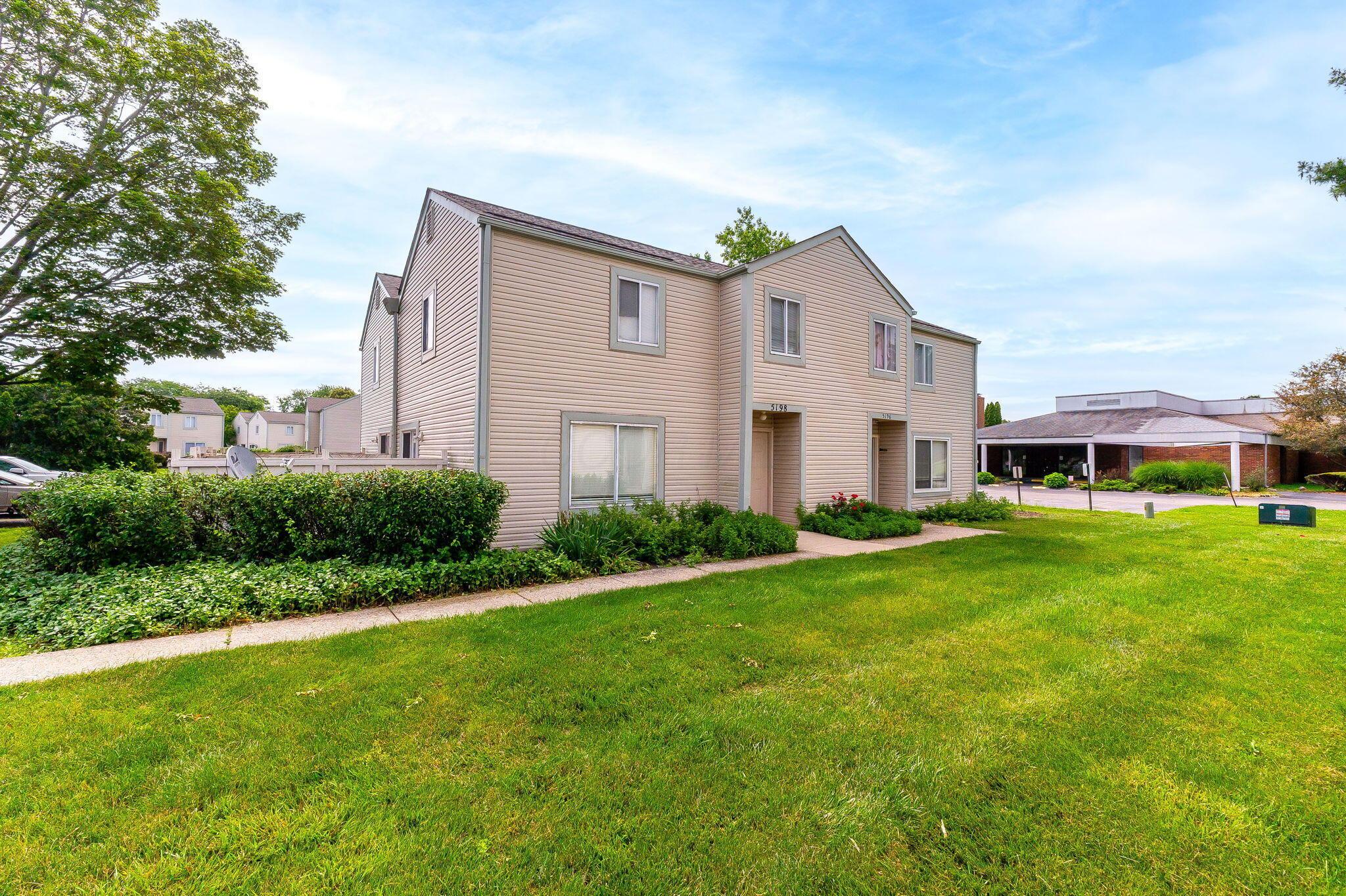 5198 Dierker Road, Unit D Columbus, OH 43220 - Photo 2 of 40 5198 Dierker Rd (Exterior-1