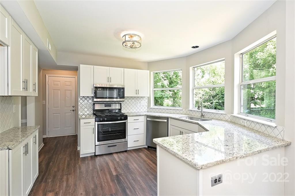 9905 Dunfries Road Matthews, NC 28105 - Photo 15 of 38