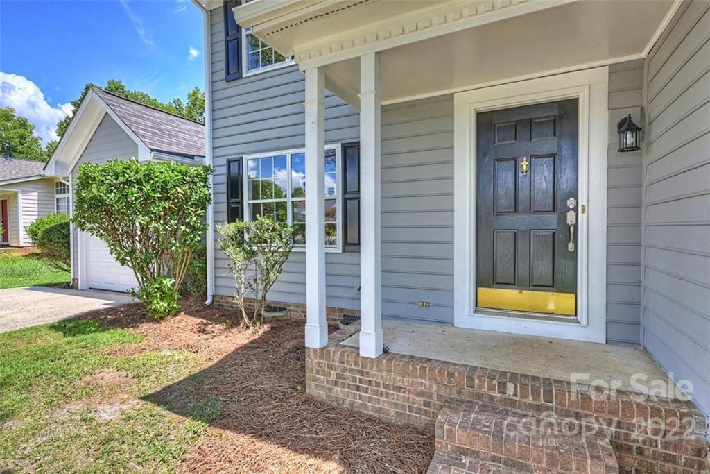 9905 Dunfries Road Matthews, NC 28105 - Photo 3 of 38