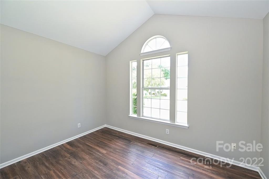 9905 Dunfries Road Matthews, NC 28105 - Photo 5 of 38