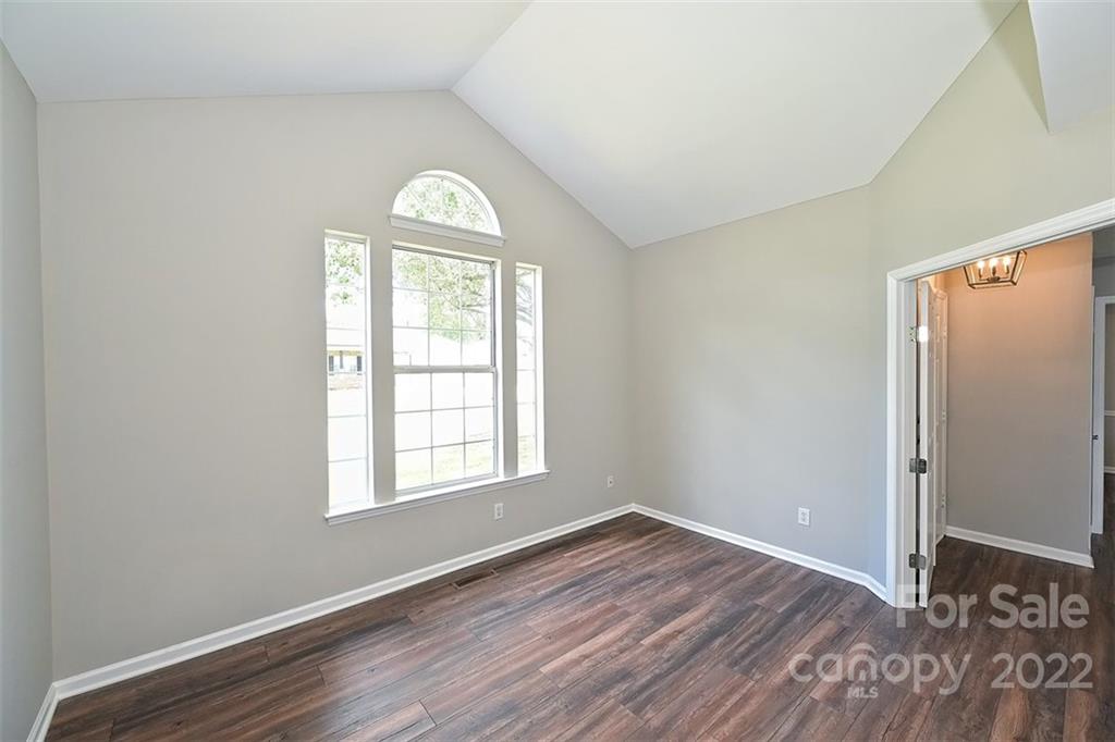 9905 Dunfries Road Matthews, NC 28105 - Photo 6 of 38