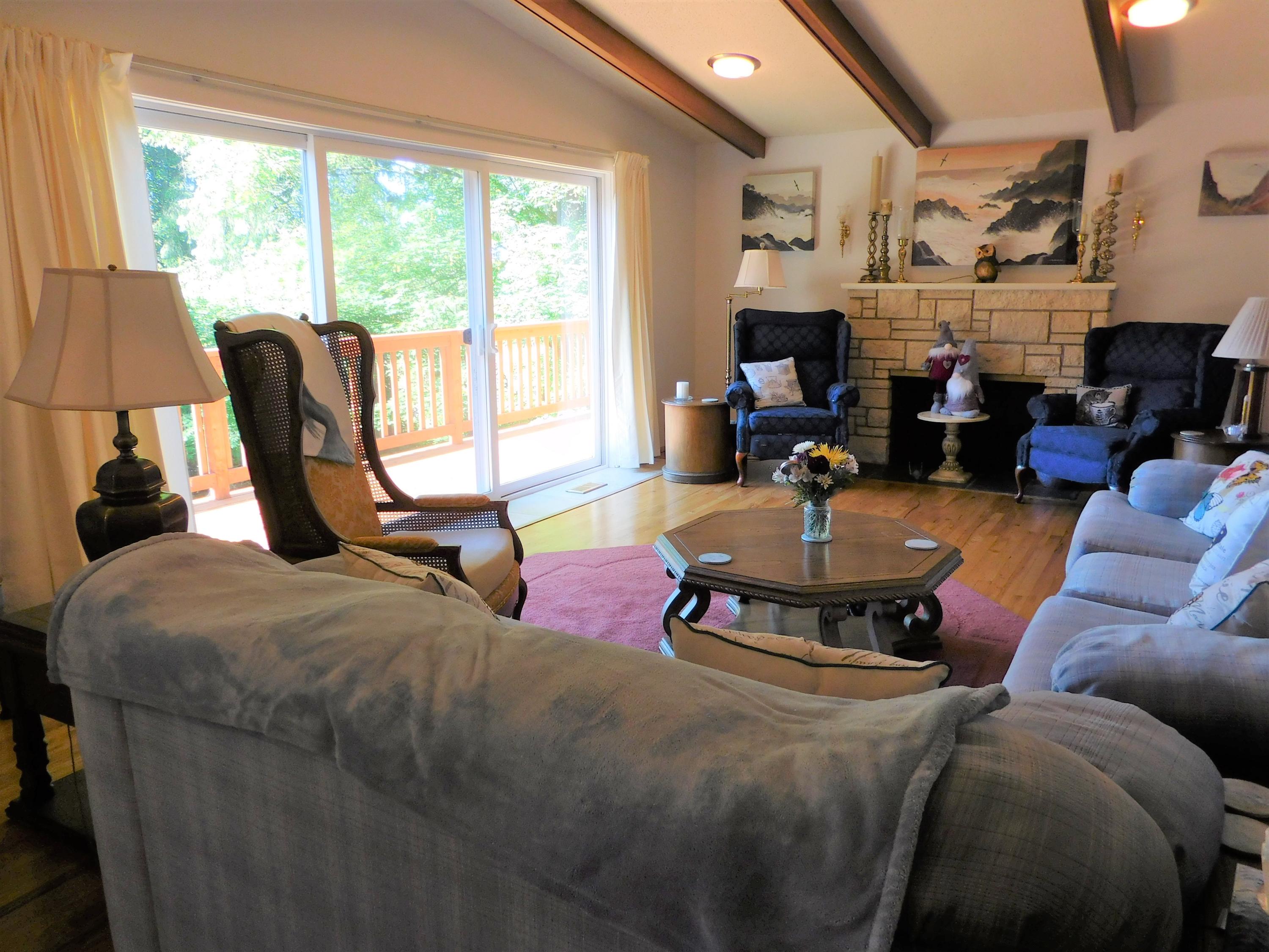 4420 Latimer Road North Tillamook, OR 97141 - Photo 5 of 46 Living Room