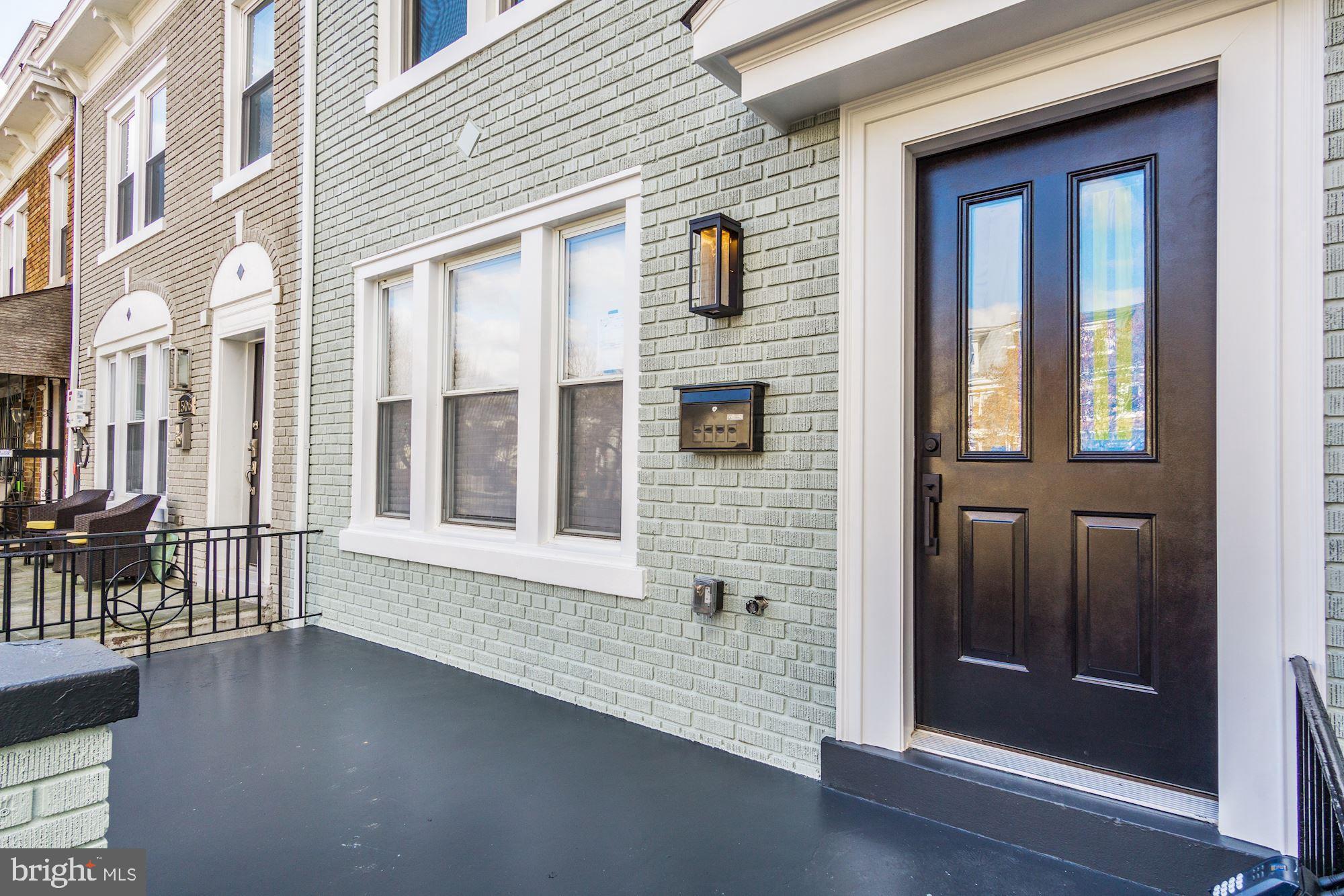 1508 Spring Place Northwest Washington, DC 20010 - Photo 3 of 48 Big front porch for relaxing & entertaining!