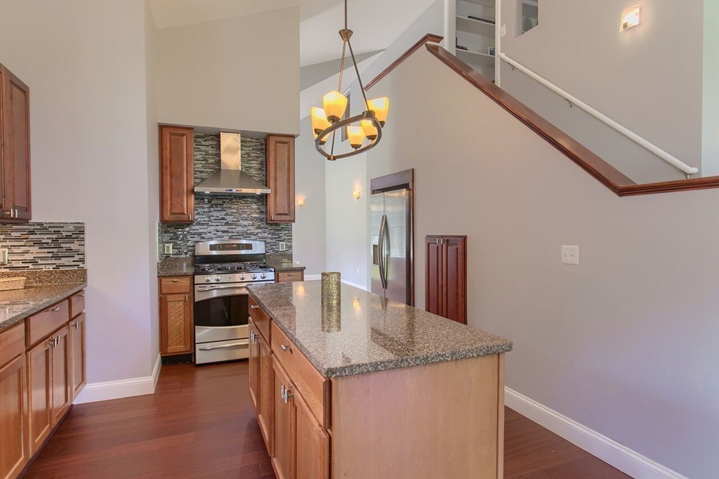 242 Hudson Road Stow, MA 01775 - Photo 10 of 30