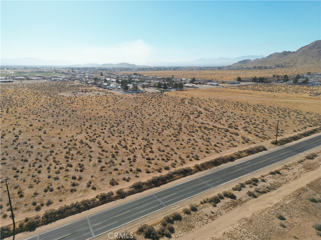 21025 Waalew Road Apple Valley, CA 92307 - Photo 2 of 3 a view of city with ocean