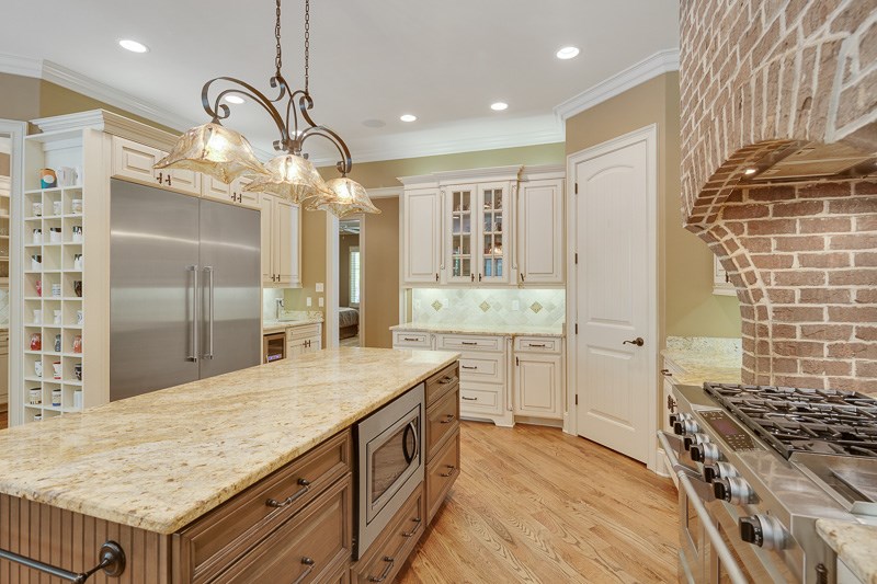 336 Pisgah Road Eads, TN 38028 - Photo 5 of 25 It also offers stainless appliances including a full built in Thermador refrigerator/freezer, 6 burner gas cooktop, beverage cooler, ample cabinetry, premium granite, and large walk in pantry.