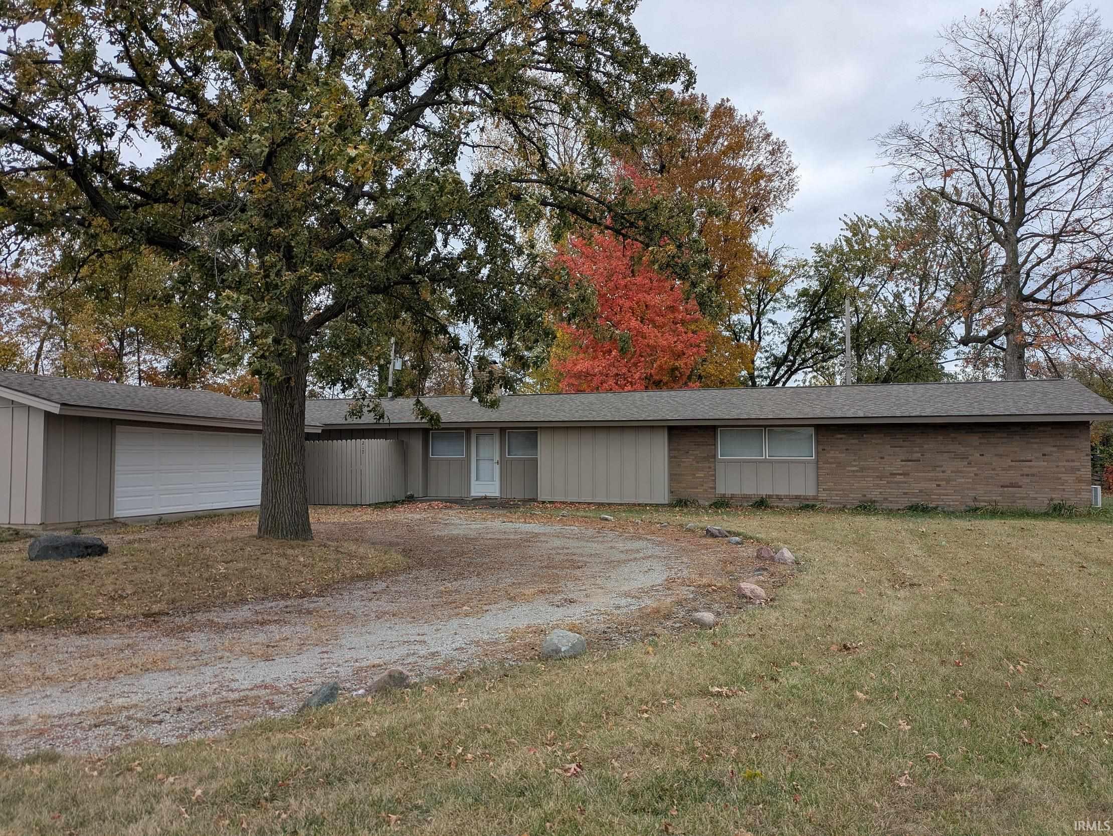 217 West Washington Center Road Fort Wayne, IN 46825 - Photo 1 of 30