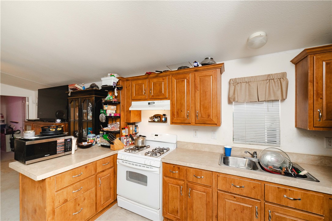 3854 Davis Road Golden Valley, AZ 86413 - Photo 12 of 45 Kitchen
