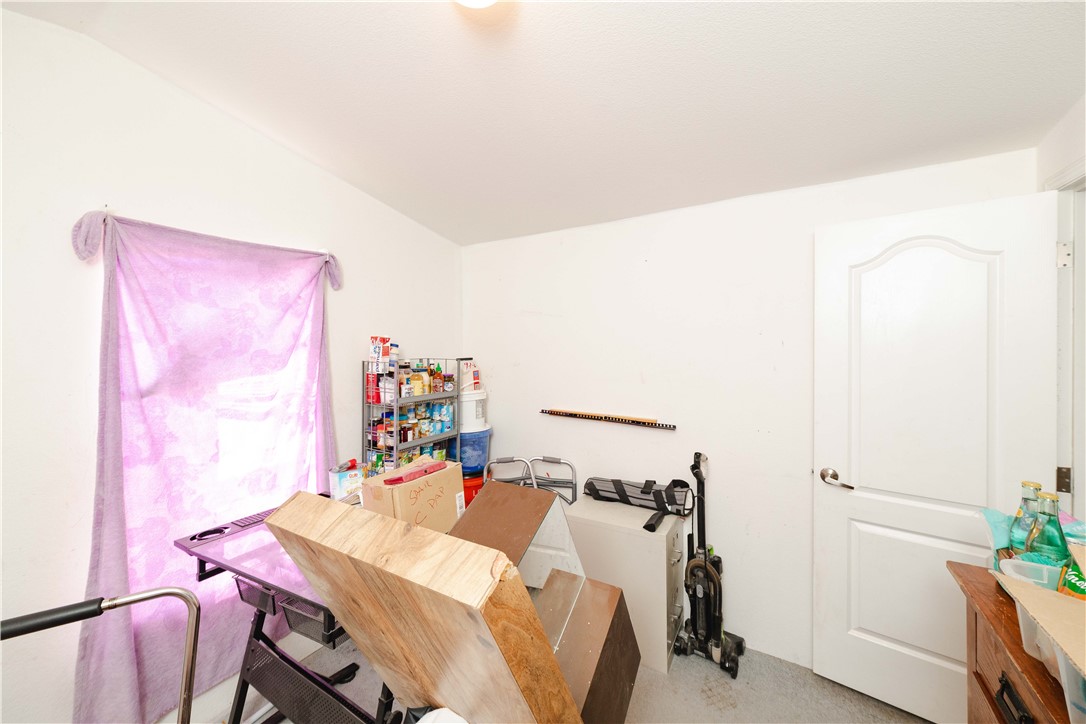 3854 Davis Road Golden Valley, AZ 86413 - Photo 19 of 45 Office