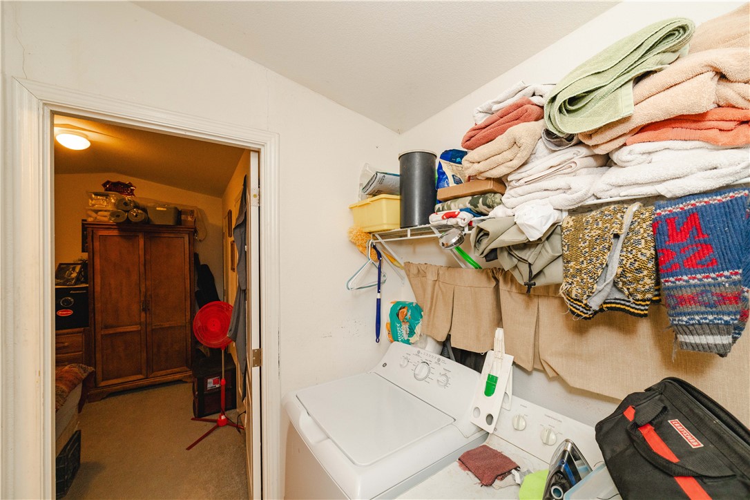 3854 Davis Road Golden Valley, AZ 86413 - Photo 22 of 45 Laundry