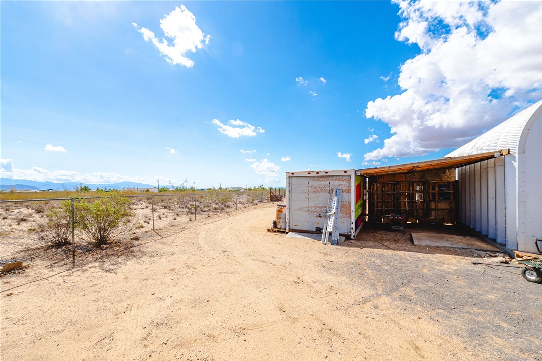 3854 Davis Road Golden Valley, AZ 86413 - Photo 27 of 45 Yard
