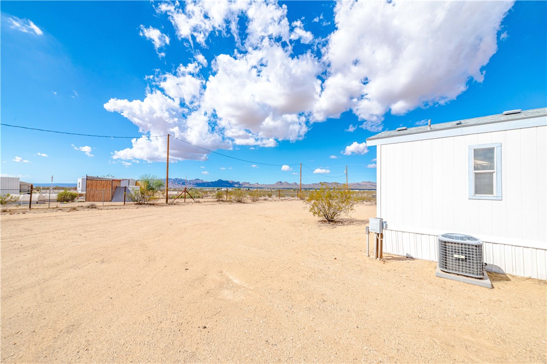 3854 Davis Road Golden Valley, AZ 86413 - Photo 29 of 45 Yard