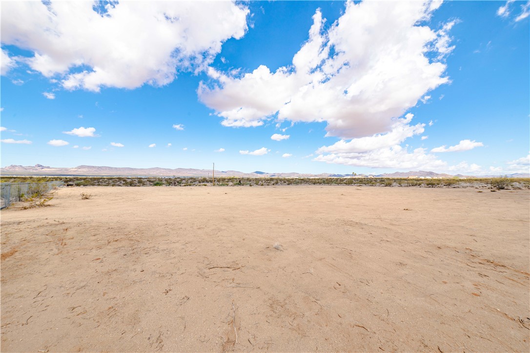 3854 Davis Road Golden Valley, AZ 86413 - Photo 39 of 45 Yard