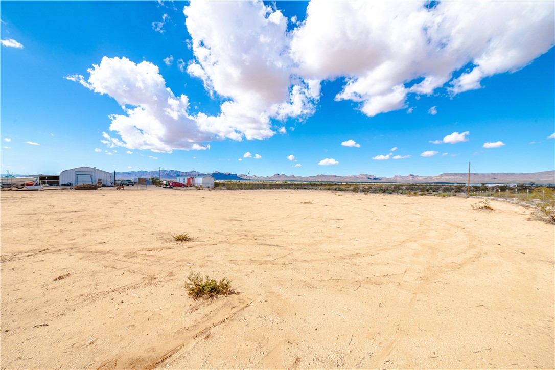 3854 Davis Road Golden Valley, AZ 86413 - Photo 40 of 45 Yard
