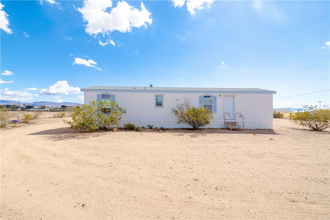 3854 Davis Road Golden Valley, AZ 86413 - Photo 41 of 45 Front of Structure