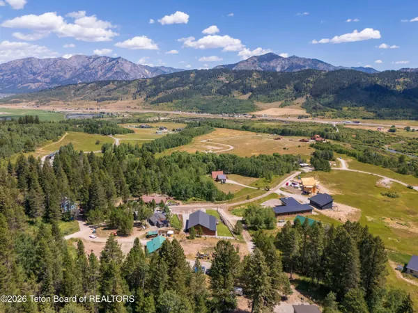 $1,497,000 | 149 Alpine Mdw Loop, Alpine, WY 83128