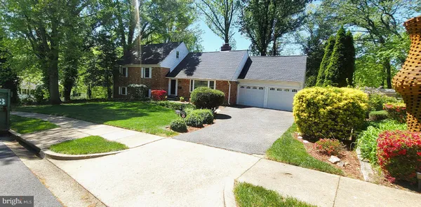 $929,000 | 6705 Bracken Court, Springfield, VA 22152