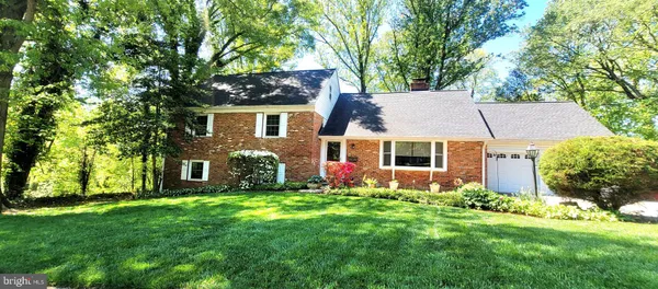 front view of house with a yard