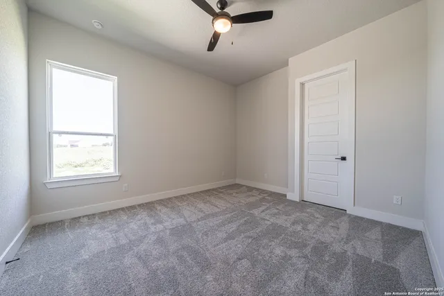 $629,000 | 138 Firewheel, Floresville, TX 78114