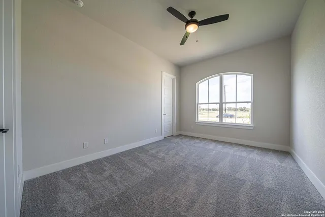 $629,000 | 138 Firewheel, Floresville, TX 78114