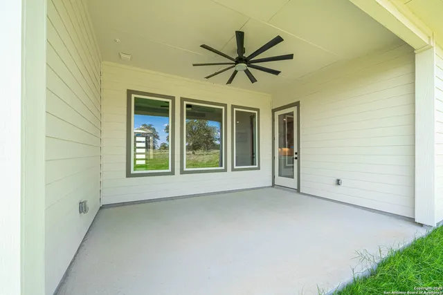 $629,000 | 138 Firewheel, Floresville, TX 78114