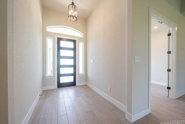 $629,000 | 138 Firewheel, Floresville, TX 78114