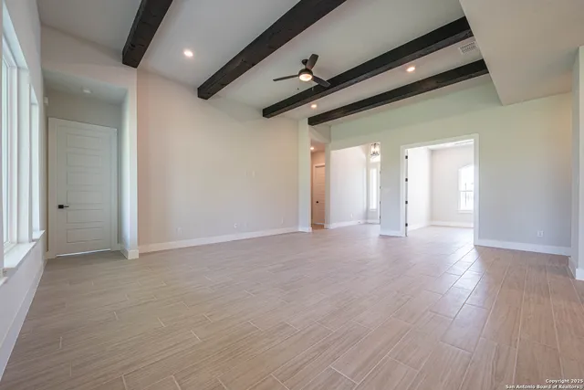 $629,000 | 138 Firewheel, Floresville, TX 78114