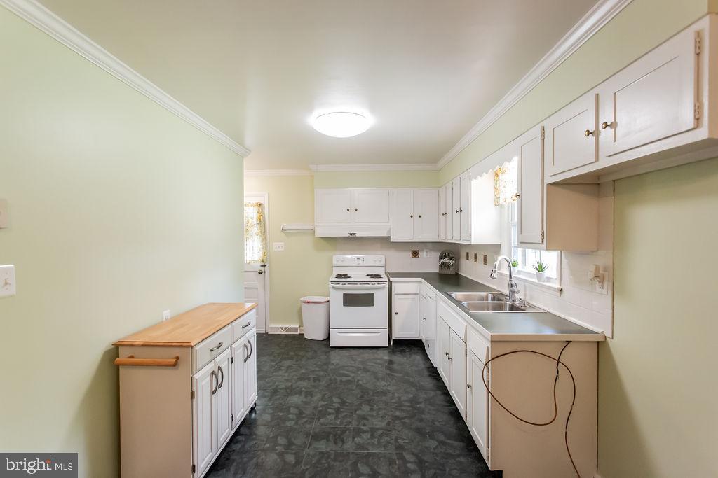 219 Ridge Road Winchester, VA 22602 - Photo 16 of 36 Gallery Image 16