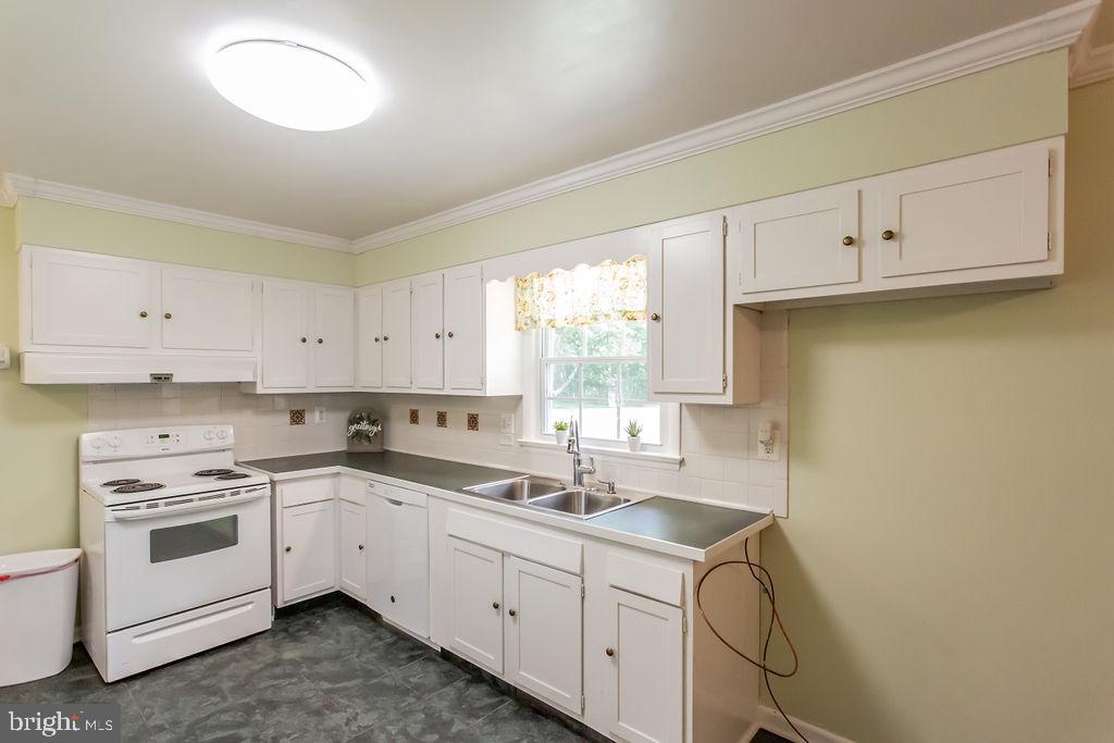 219 Ridge Road Winchester, VA 22602 - Photo 17 of 36 Gallery Image 17