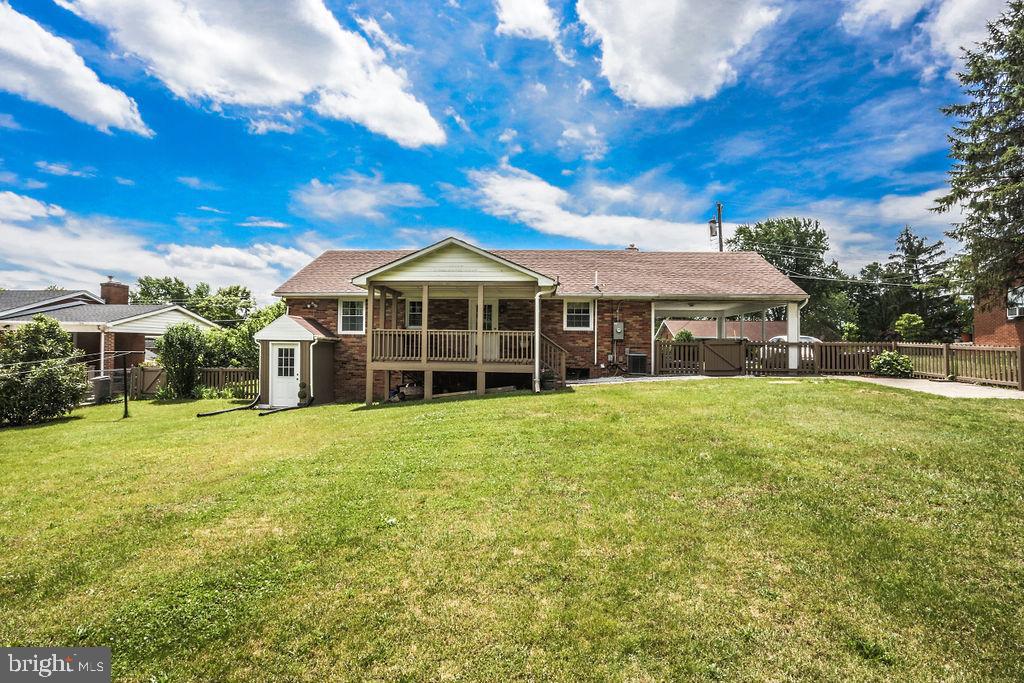 219 Ridge Road Winchester, VA 22602 - Photo 6 of 36 Gallery Image 6