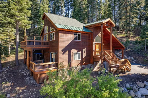$1,749,500 | 11410 Ski Slope Way, Truckee, CA 96161