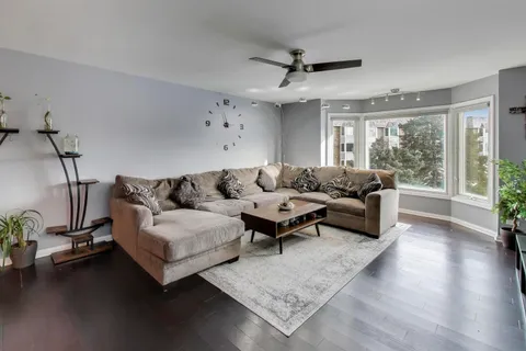 $249,500 | 201 Thames Parkway, Unit 2K, Park Ridge, IL 60068